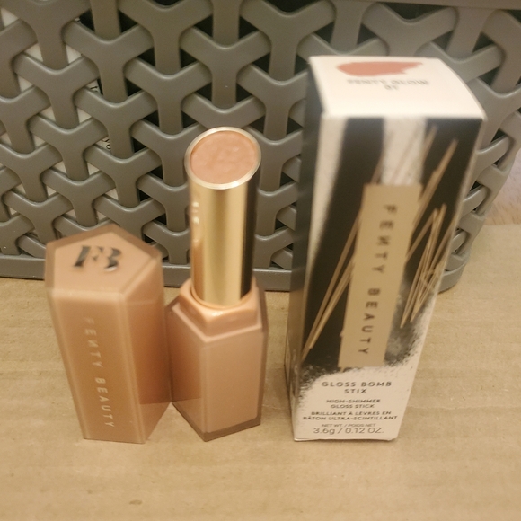 Fenty Beauty Gloss Bomb Stix High-Shine Gloss Stick  FENTY GLOW - ROSE TAN. BNIB - Picture 2 of 6